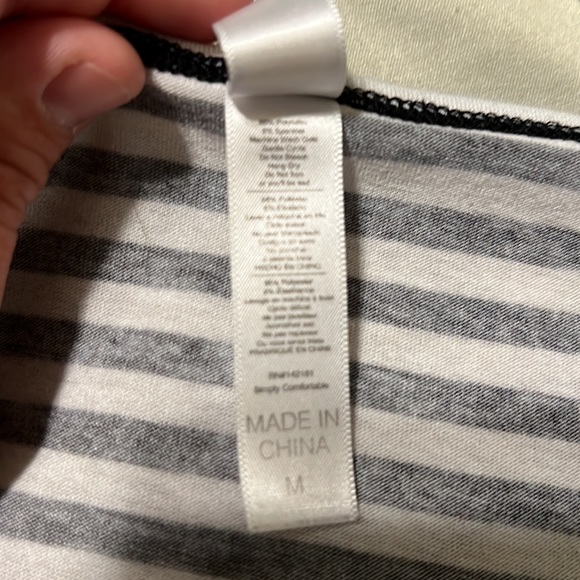 LuLaRoe Striped Classic T - Picture 4 of 4